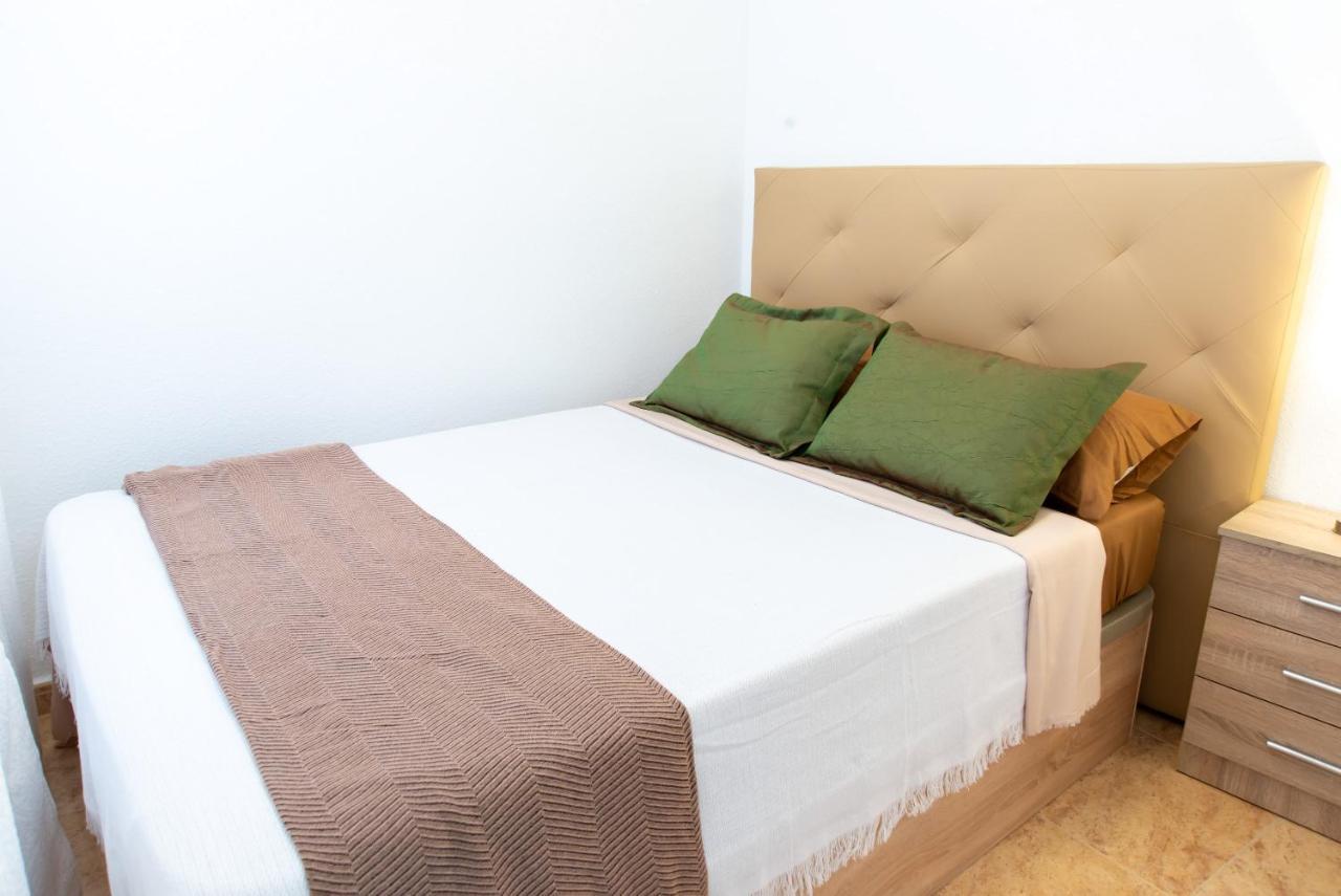 Holiday Suite Caballero De Rodas 92 Torrevieja Exterior foto